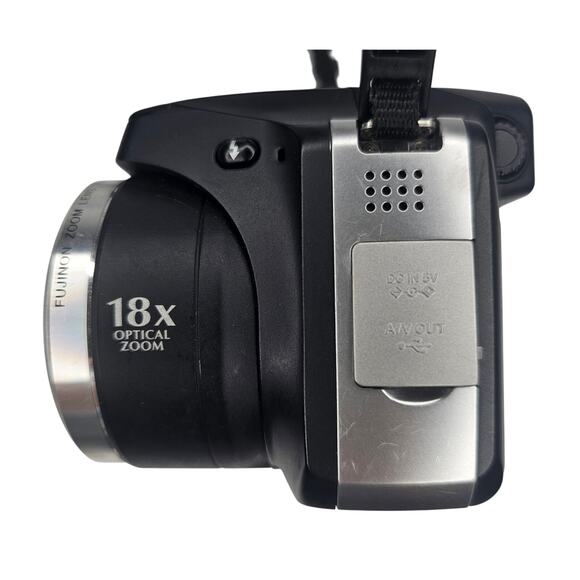 FUJIFILM FinePix S8000fd 18x 8MP Optical Zoom Digital CAMERA SD Card Works As Is - Picture 9 of 14